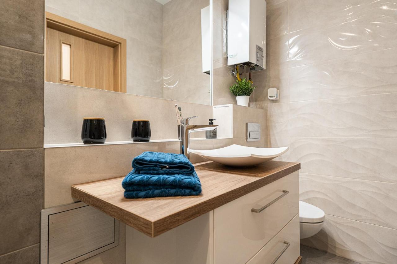 Apartment Bluebird Katowice Near Spodek Mck & City Center Εξωτερικό φωτογραφία